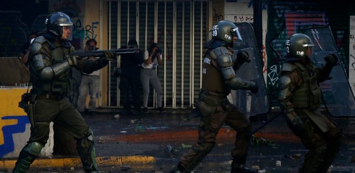 Reforma profunda a Carabineros: La Moneda finalmente anuncia creación de un consejo que modernice la policía uniformada Reforma profunda a Carabineros: La Moneda finalmente anuncia creación de un consejo que modernice la policía uniformada