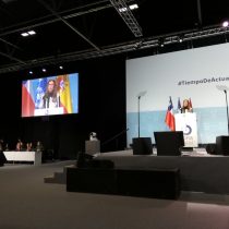 Ministra Schmidt pide diálogo y 
