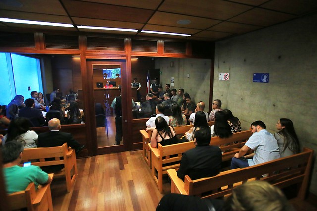 “Peligro para la sociedad”: dictan prisión preventiva para los 6 carabineros acusados de tortura y abuso sexual contra estudiante de la PUC “Peligro para la sociedad”: dictan prisión preventiva para los 6 carabineros acusados de tortura y abuso sexual contra estudiante de la PUC