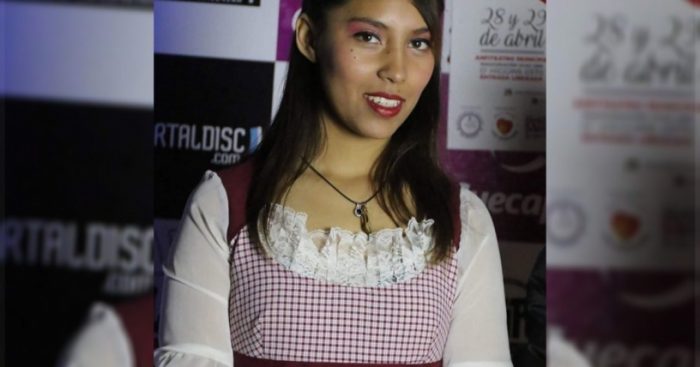 Homenaje a joven cantante asesinada en Plaza de Armas de Santiago Homenaje a joven cantante asesinada en Plaza de Armas de Santiago