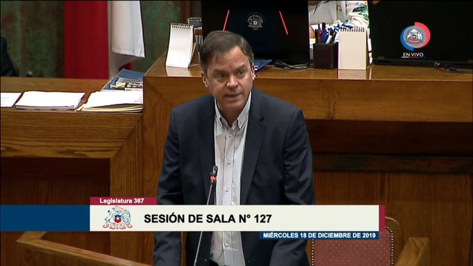 Matías Walker: “Esta nueva Constitución tiene que construirse con las mujeres. Nunca más sin las mujeres” Matías Walker: “Esta nueva Constitución tiene que construirse con las mujeres. Nunca más sin las mujeres”
