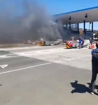 Intendencia de Coquimbo interpuso querella contra responsables de la destrucción de plaza de peaje en Ovalle Intendencia de Coquimbo interpuso querella contra responsables de la destrucción de plaza de peaje en Ovalle