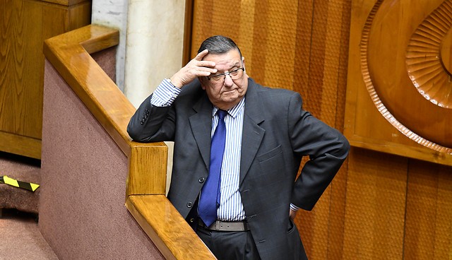 Senador Quinteros por caso de colusión en mercado salmonero: “Los empresarios no han aprendido la lección y siguen abusando” Senador Quinteros por caso de colusión en mercado salmonero: “Los empresarios no han aprendido la lección y siguen abusando”