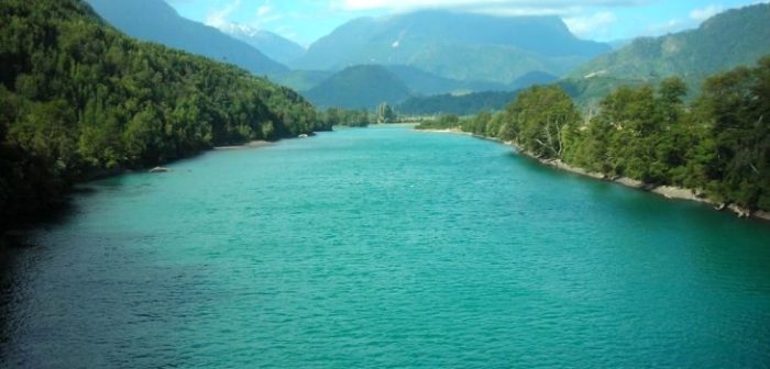 Hidroeléctrica cede derechos de agua del río Puelo para posible creación de Reserva de Agua Hidroeléctrica cede derechos de agua del río Puelo para posible creación de Reserva de Agua