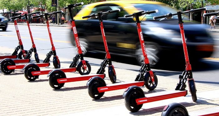 España regula velocidad de los scooters eléctricos: 25 km/h como máximo