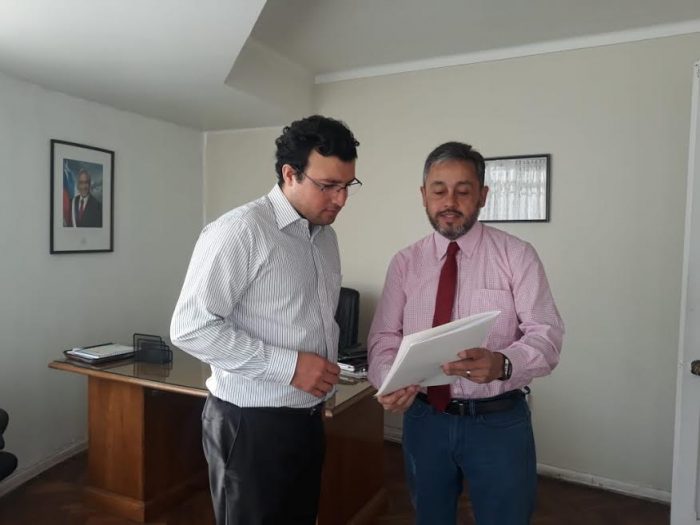 Eduardo Durán, el diputado evangélico RN, le presta ropa a Desbordes: “Estoy por el rechazo, pero sería un error fracturar al partido más grande del país” Eduardo Durán, el diputado evangélico RN, le presta ropa a Desbordes: “Estoy por el rechazo, pero sería un error fracturar al partido más grande del país”