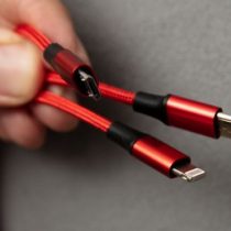 Apple: por qué Europa quiere forzar al gigante tecnológico a que deje de usar su cable 