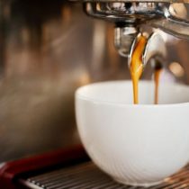 Cómo hacer la taza de café perfecta según la ciencia