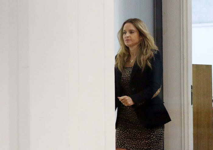 Ministra Rutherford somete a proceso a teniente coronel (R) del Ejército por fraude al fisco, cohecho y falsedad militar Ministra Rutherford somete a proceso a teniente coronel (R) del Ejército por fraude al fisco, cohecho y falsedad militar