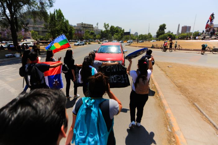 Comisión de Constitución del Senado aprueba “ley antisaqueos”, “antibarricadas” y sanciones a “el que baila pasa” Comisión de Constitución del Senado aprueba