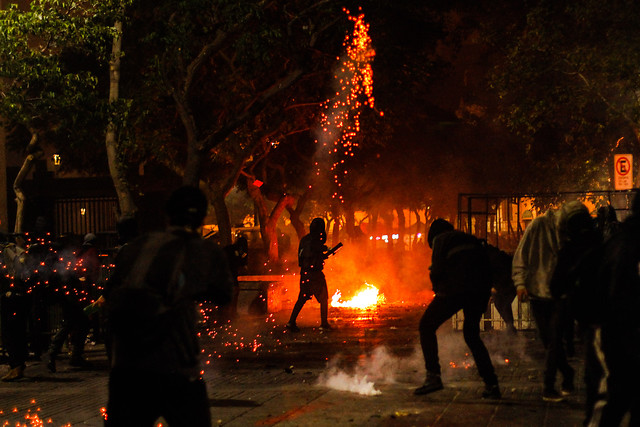 Pese a disturbios y 9 detenidos, autoridades hacen positivo balance de noche de Año Nuevo en Valparaíso Pese a disturbios y 9 detenidos, autoridades hacen positivo balance de noche de Año Nuevo en Valparaíso