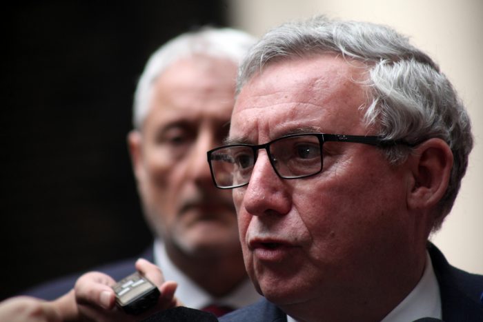 PSU enfrenta al CRUCh con el Mineduc: rector Aldo Valle calificó de “abstrusa” a la ministra Cubillos PSU enfrenta al CRUCh con el Mineduc: rector Aldo Valle calificó de “abstrusa” a la ministra Cubillos
