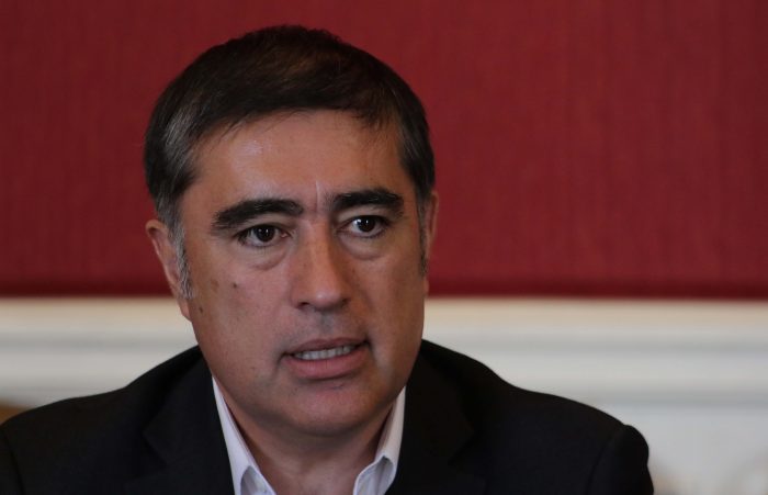 Desbordes le da la razón a Matthei sobre permiso de circulación y asegura que «sin el patrocinio del Ejecutivo, esta ley tiene problemas» Desbordes le da la razón a Matthei sobre permiso de circulación y asegura que