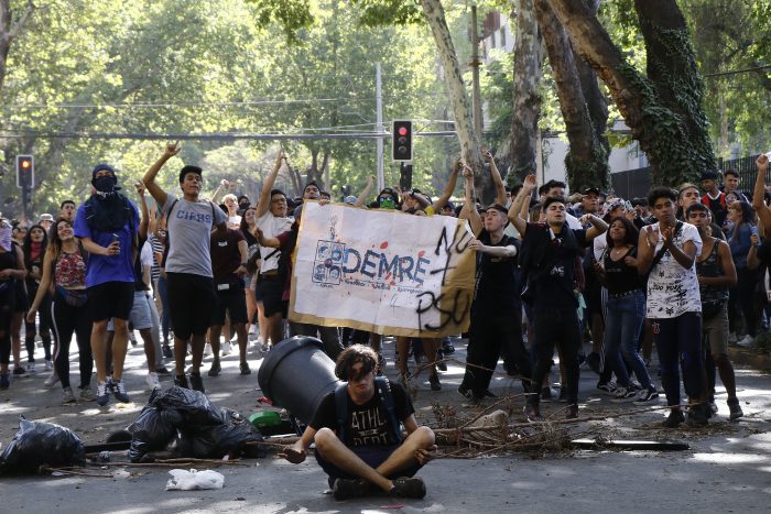 Providencia: disturbios en la USS, sede de rendición PSU, previo al inicio de la prueba Providencia: disturbios en la USS, sede de rendición PSU, previo al inicio de la prueba