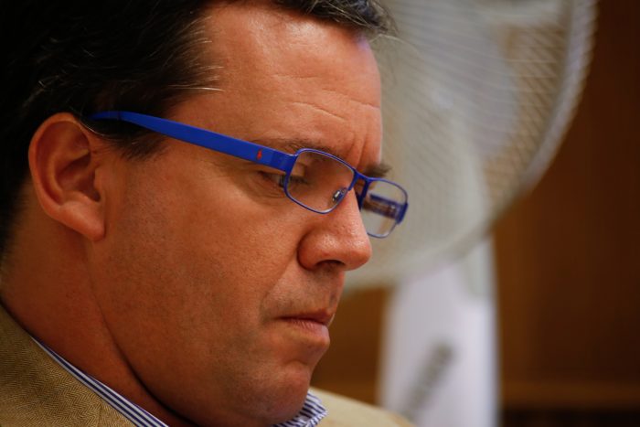 Tolerancia 0 a las “fake news”: senador Harboe presentará proyecto para regular información en redes sociales durante campaña electoral Tolerancia 0 a las