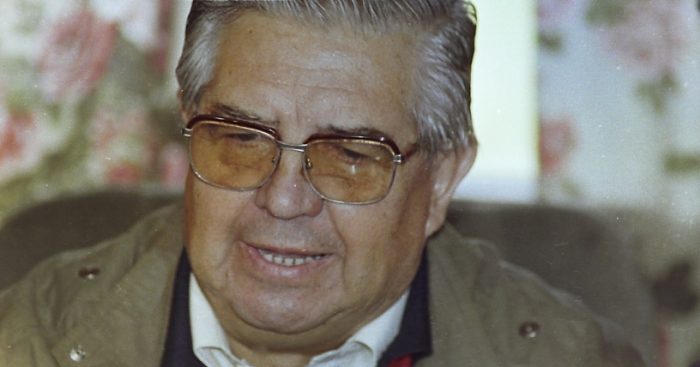 Ejército apela a resolución que ordenó retirar imágenes de Manuel Contreras de sus instalaciones Ejército apela a resolución que ordenó retirar imágenes de Manuel Contreras de sus instalaciones