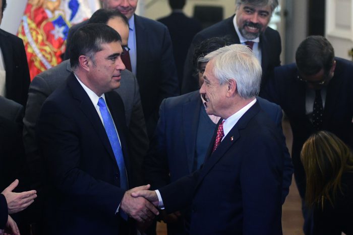 Desbordes y estrategia comunicacional de Piñera: “Si lo muestro en actividades insípidas, no sirve de nada” Desbordes y estrategia comunicacional de Piñera: