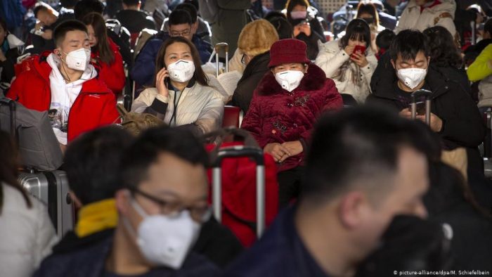 Más de 40 millones de chinos confinados en 13 ciudades por epidemia Más de 40 millones de chinos confinados en 13 ciudades por epidemia