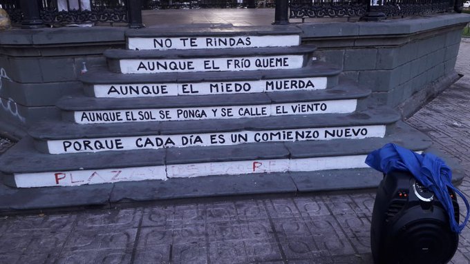Profesor detenido por escribir poema de Benedetti en plaza de Talca: “Nunca pensé que esto iba a trascender” Profesor detenido por escribir poema de Benedetti en plaza de Talca: “Nunca pensé que esto iba a trascender”