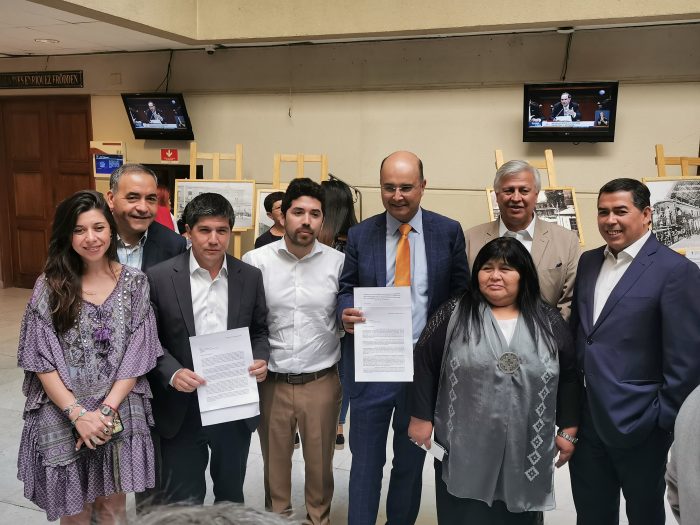 Bancada de diputados PS presenta proyecto de ley para asegurar transporte público gratuito en plebiscito Bancada de diputados PS presenta proyecto de ley para asegurar transporte público gratuito en plebiscito
