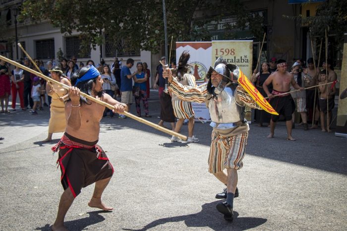 Municipalidad de Lumaco recreó la Batalla de Curalaba en Santiago Municipalidad de Lumaco recreó la Batalla de Curalaba en Santiago