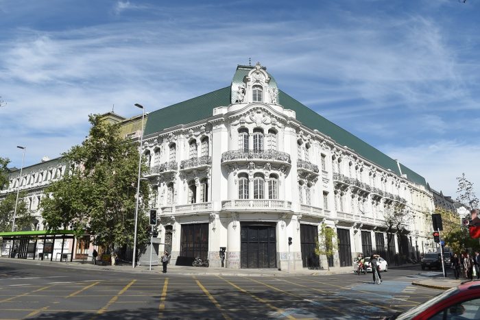 Restauran emblemático Palacio Íñiguez en Santiago Restauran emblemático Palacio Íñiguez en Santiago
