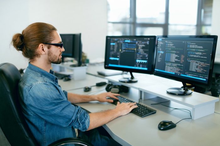 Programador: la carrera del futuro que se abre paso en el 2021 Programador: la carrera del futuro que se abre paso en el 2021