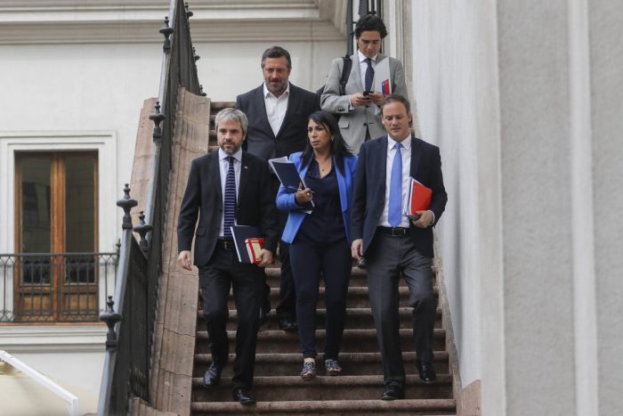 La arremetida de los “duros” de Chile Vamos para tomarse el comité político La arremetida de los