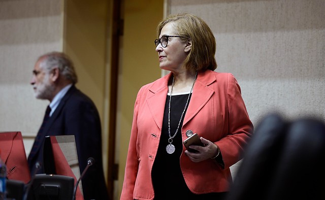 Organizaciones juntan firmas para que Adriana Muñoz sea presidenta del Senado Organizaciones juntan firmas para que Adriana Muñoz sea presidenta del Senado
