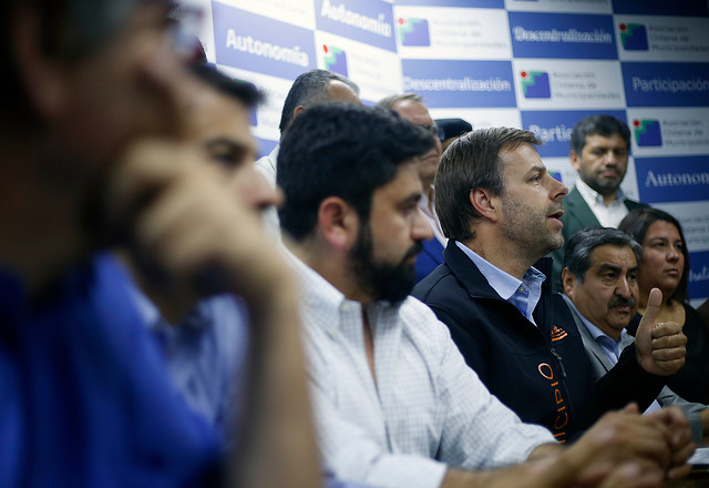 Gobernadores: oficialismo sale al paso de petición de alcaldes de suspender elección por falta de atribuciones de nuevas autoridades Gobernadores: oficialismo sale al paso de petición de alcaldes de suspender elección por falta de atribuciones de nuevas autoridades
