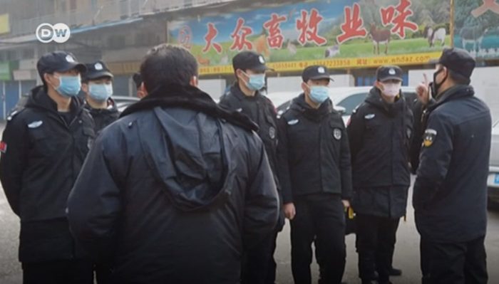 China confirma contagio entre humanos de mortal coronavirus China confirma contagio entre humanos de mortal coronavirus