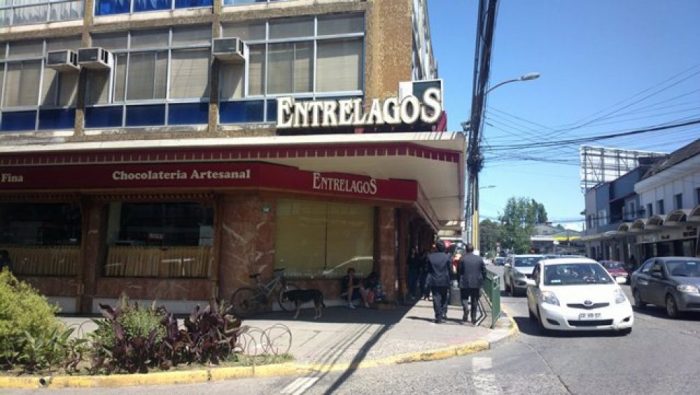 La curiosa aplicación de la Ley antisaqueos: Fiscalía la invoca por robo de chocolates en Valdivia La curiosa aplicación de la Ley antisaqueos: Fiscalía la invoca por robo de chocolates en Valdivia