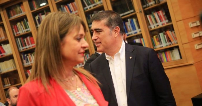 La réplica de Desbordes a la UDI: refuta a van Rysselberghe e insiste en que sí hay condiciones para el plebiscito La réplica de Desbordes a la UDI: refuta a van Rysselberghe e insiste en que sí hay condiciones para el plebiscito