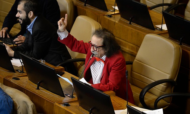 La fórmula del diputado Florcita Alarcón para solucionar la crisis: “Irnos todos, para que se hagan elecciones nuevas, todo de cero” La fórmula del diputado Florcita Alarcón para solucionar la crisis: