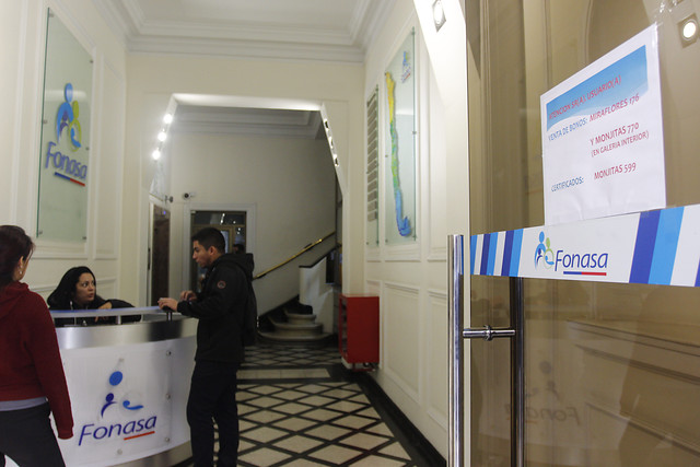 Oposición dispara contra la reforma de salud de Piñera: “Es una ‘isaprización’ de Fonasa, van a ganar los privados” Oposición dispara contra la reforma de salud de Piñera: “Es una ‘isaprización’ de Fonasa, van a ganar los privados”