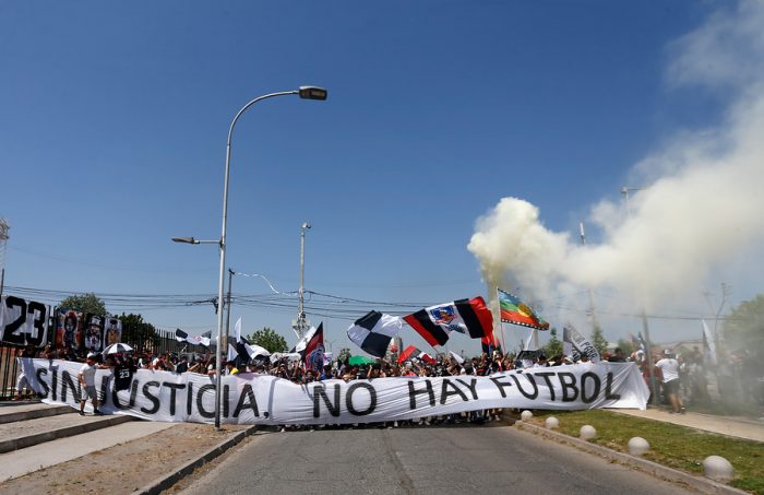 Padre de Jorge Mora, el hincha que murió tras ser atropellado por Carabineros: “No fue un accidente” Padre de Jorge Mora, el hincha que murió tras ser atropellado por Carabineros: “No fue un accidente”