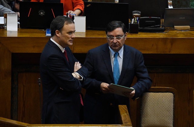 Se rechaza cuestión previa y acusación constitucional contra Guevara sortea primera valla en la sala de la Cámara Se rechaza cuestión previa y acusación constitucional contra Guevara sortea primera valla en la sala de la Cámara