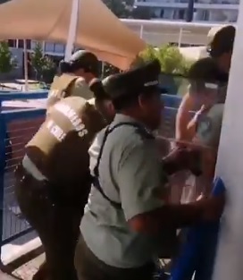 Se registran incidentes al interior de colegio de rendición de PSU en Las Condes y alcalde Lavín confirmó suspensión de prueba Se registran incidentes al interior de colegio de rendición de PSU en Las Condes y alcalde Lavín confirmó suspensión de prueba