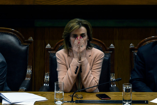 Ministra Cubillos con la política del garrote critica a Defensora de la Niñez por sostener que la educación es un derecho fundamental que no puede ser restringido Ministra Cubillos con la política del garrote critica a Defensora de la Niñez por sostener que la educación es un derecho fundamental que no puede ser restringido