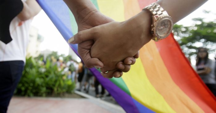 «Contrato solemne entre dos personas»: comisión de Constitución del Senado aprueba el artículo clave que permitiría el matrimonio igualitario «Contrato solemne entre dos personas»: comisión de Constitución del Senado aprueba el artículo clave que permitiría el matrimonio igualitario