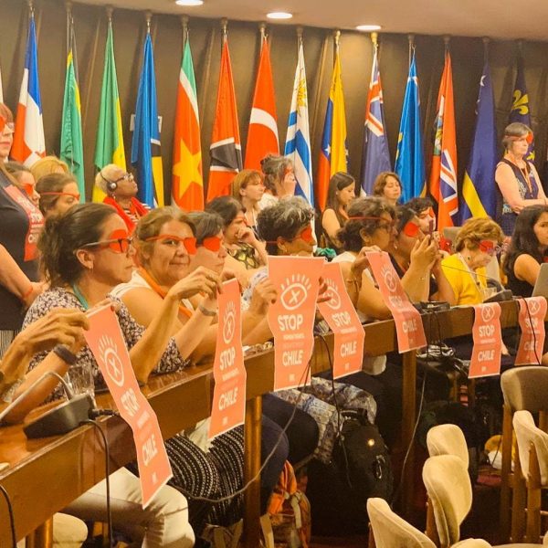 Doble Funa: mujeres se manifestaron contra la ministra Plá tras asumir la presidencia de la Conferencia sobre la Mujer de la CEPAL Doble Funa: mujeres se manifestaron contra la ministra Plá tras asumir la presidencia de la Conferencia sobre la Mujer de la CEPAL