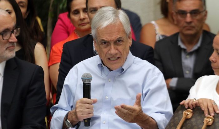 Arremetida presidencial: Piñera sale a blindar a intendente Guevara y fustiga a parlamentarios por dedicarse a «peleas sin sentido» Arremetida presidencial: Piñera sale a blindar a intendente Guevara y fustiga a parlamentarios por dedicarse a