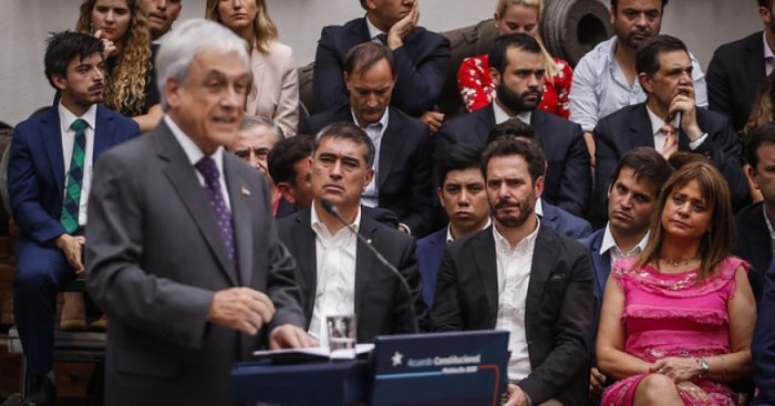 ¿Fractura tectónica en la derecha? ¿Fractura tectónica en la derecha?