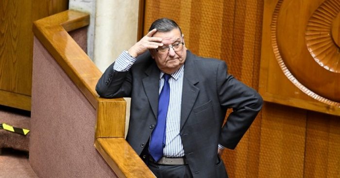 Senador Quinteros por apagón en Hospital Barros Luco: “El abandono de la salud pública supera los límites de lo tolerable” Senador Quinteros por apagón en Hospital Barros Luco: “El abandono de la salud pública supera los límites de lo tolerable”