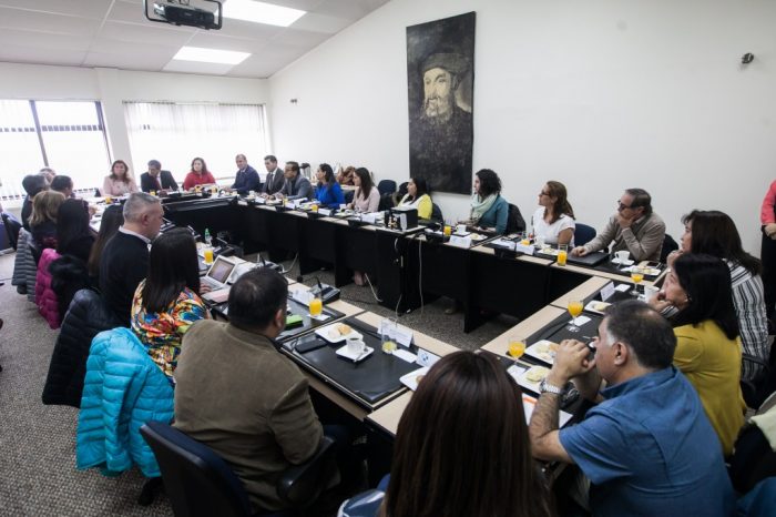 Comisión de Salud de la AUR critica reforma a Fonasa presentada por el Gobierno: “El modelo público-privado se mantiene inalterable” Comisión de Salud de la AUR critica reforma a Fonasa presentada por el Gobierno: