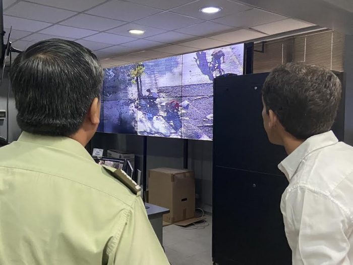 Municipalidad de Santiago aplicará Rompe-Paga contra detenido por destruir veredas en calle Merced Municipalidad de Santiago aplicará Rompe-Paga contra detenido por destruir veredas en calle Merced