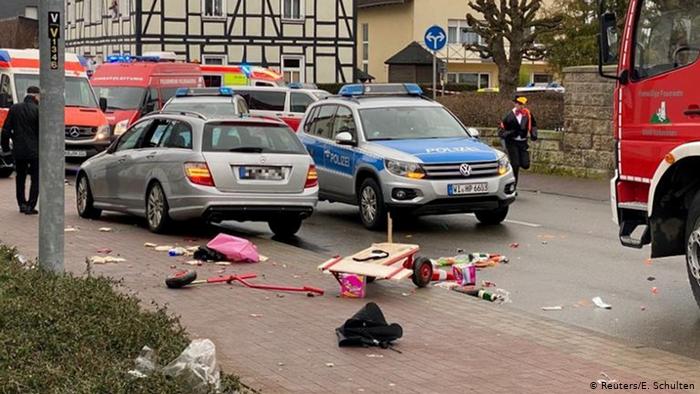 Alemania: automóvil embiste un desfile de carnaval dejando a varios heridos