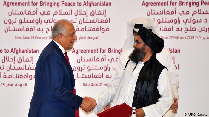 EE. UU. y talibanes firman histórico acuerdo para retirar tropas estadounidenses de Afganistán