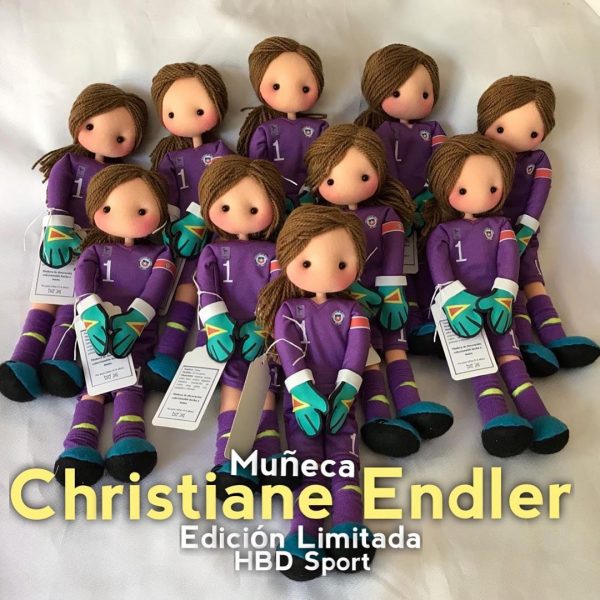 De trapo y hecha a mano por artesanos chilenos: Christiane Endler ya tiene su propia muñeca De trapo y hecha a mano por artesanos chilenos: Christiane Endler ya tiene su propia muñeca