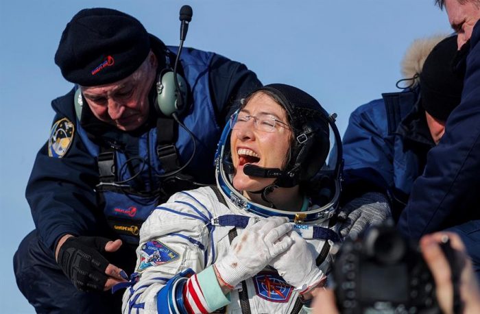 Christina Koch bate el récord de permanencia de una mujer en órbita